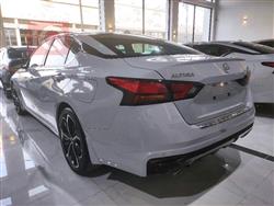 نيسان ألتيما